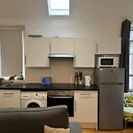 Cozy Edinburgh Apartment Escape